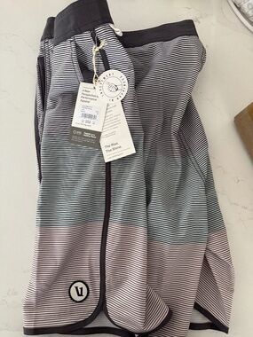 Vuori cruise board shorts